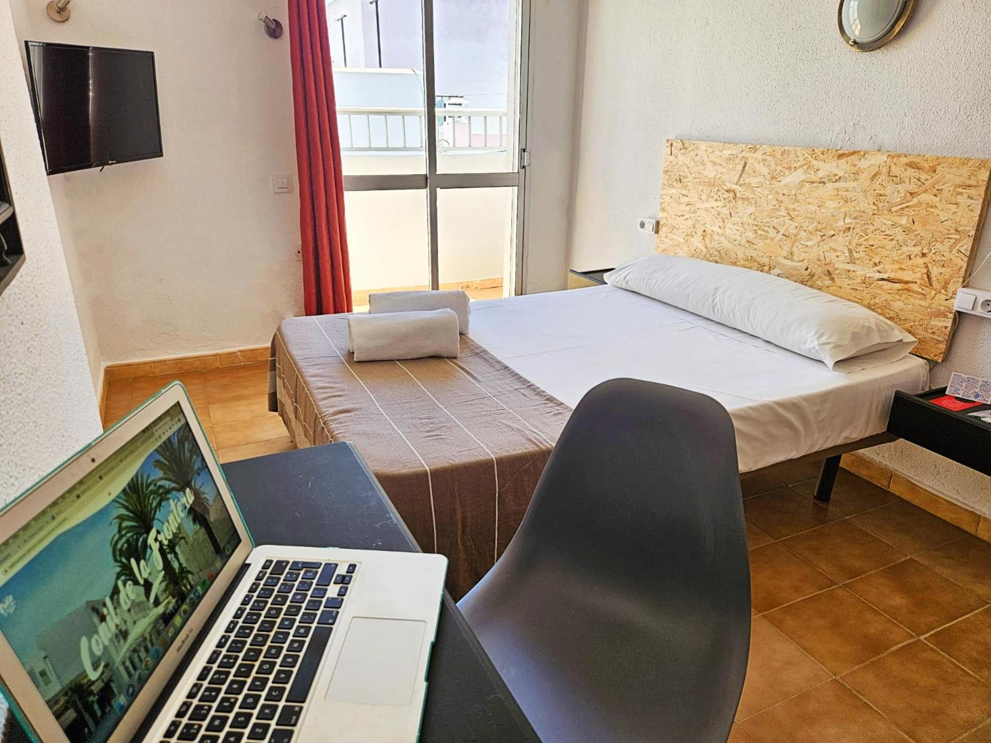 Hotel San Vicente - Centro Playa โกนิล เด ลาฟรอนเตรา ภายนอก รูปภาพ