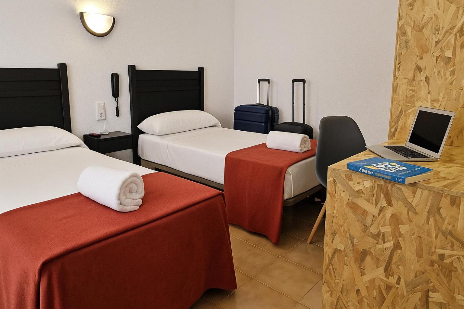 Hotel San Vicente - Centro Playa โกนิล เด ลาฟรอนเตรา ภายนอก รูปภาพ