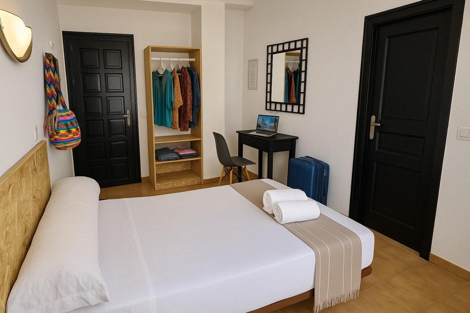 Hotel San Vicente - Centro Playa โกนิล เด ลาฟรอนเตรา ภายนอก รูปภาพ