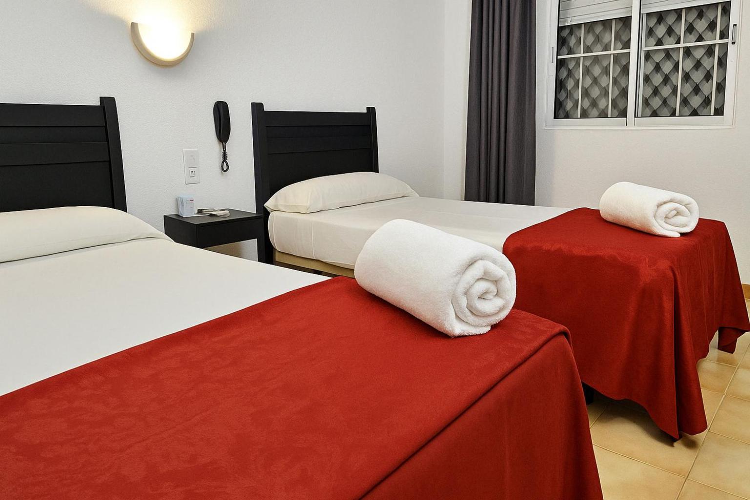 Hotel San Vicente - Centro Playa โกนิล เด ลาฟรอนเตรา ภายนอก รูปภาพ