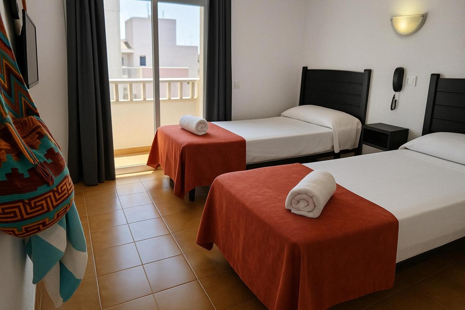 Hotel San Vicente - Centro Playa โกนิล เด ลาฟรอนเตรา ภายนอก รูปภาพ